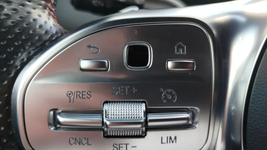 MERCEDES-BENZ GLA -