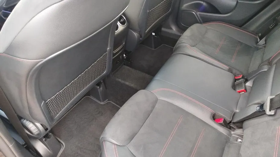 MERCEDES-BENZ GLA -