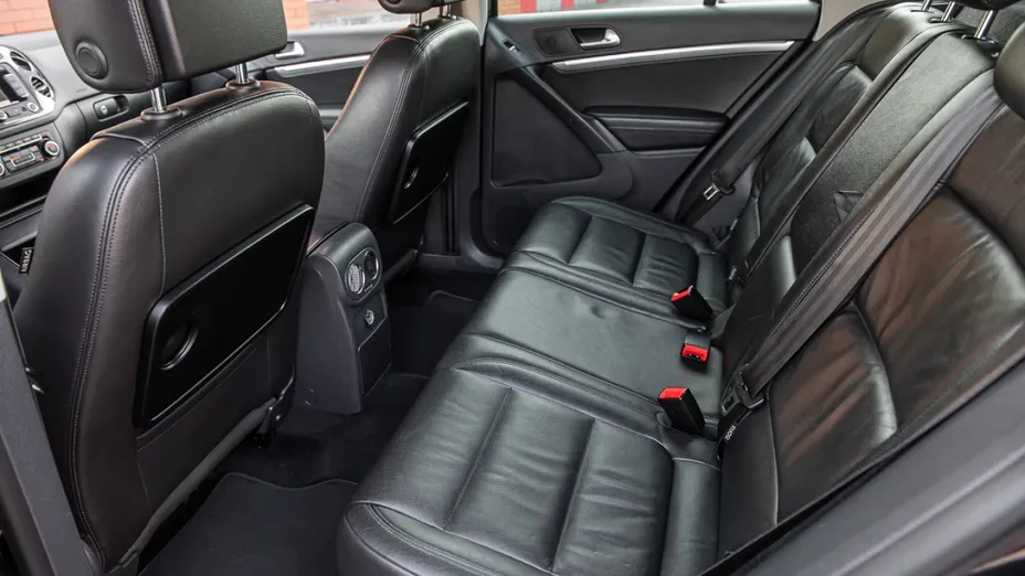 VOLKSWAGEN Tiguan -