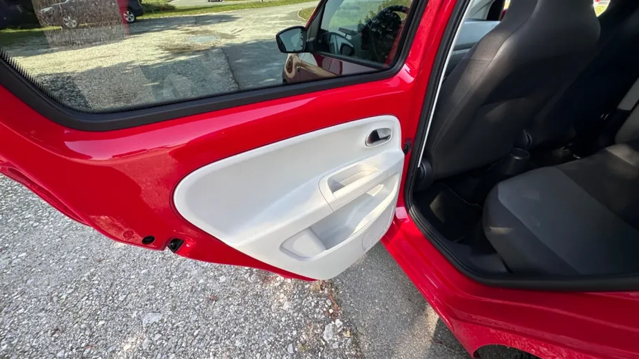 VOLKSWAGEN up! -