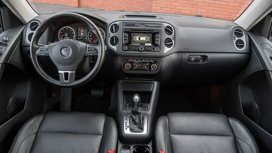 VOLKSWAGEN Tiguan -