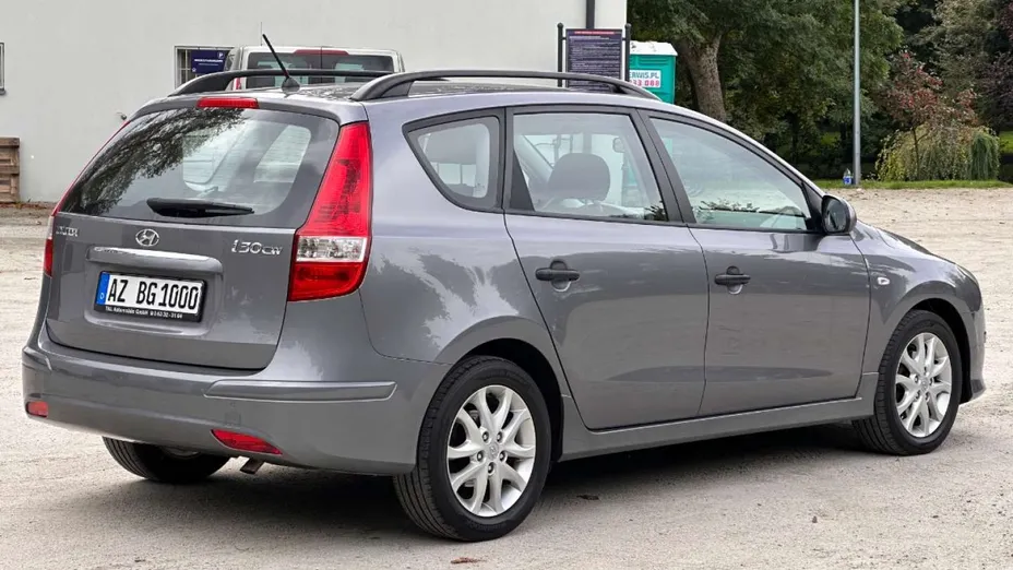 HYUNDAI i30 -