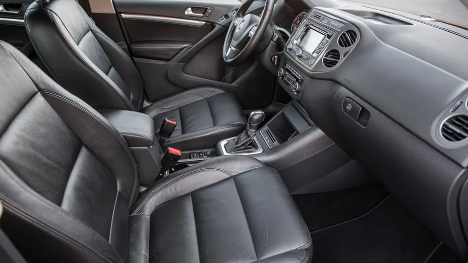 VOLKSWAGEN Tiguan -