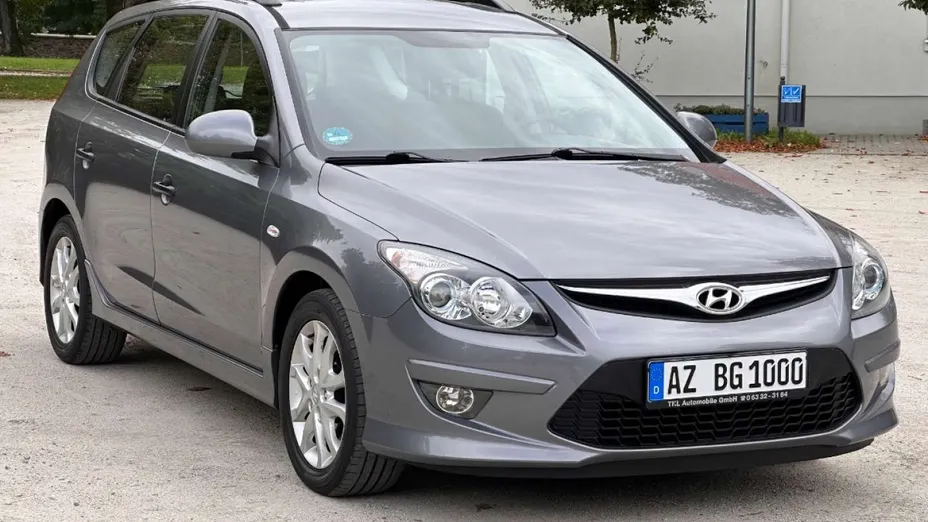 HYUNDAI i30 -
