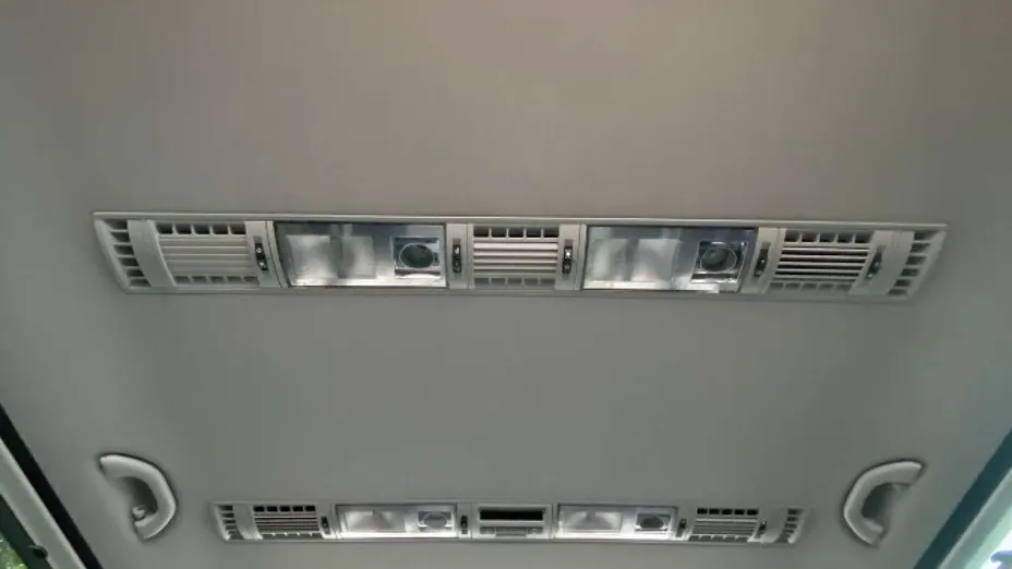 VOLKSWAGEN Multivan -