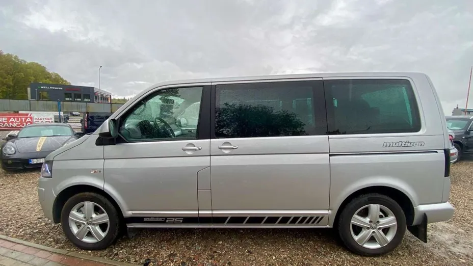 VOLKSWAGEN Multivan -