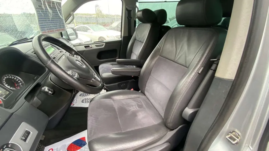 VOLKSWAGEN Multivan -