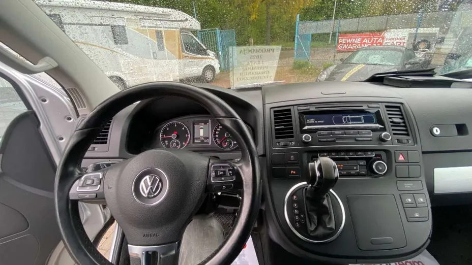 VOLKSWAGEN Multivan -