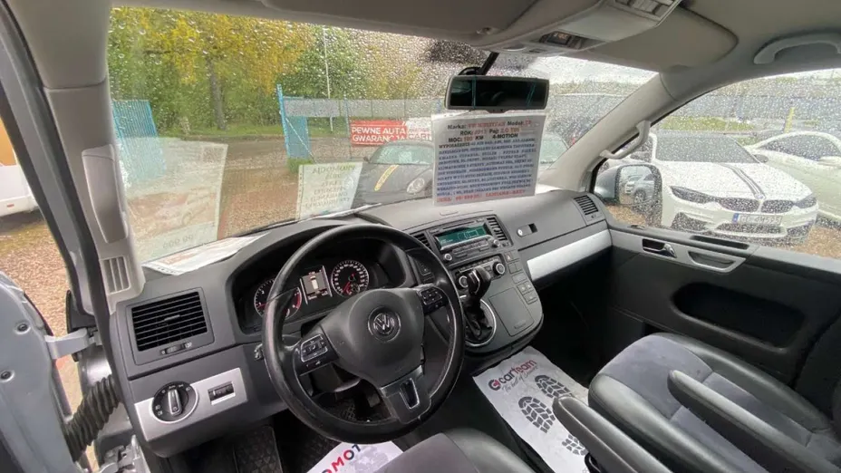VOLKSWAGEN Multivan -