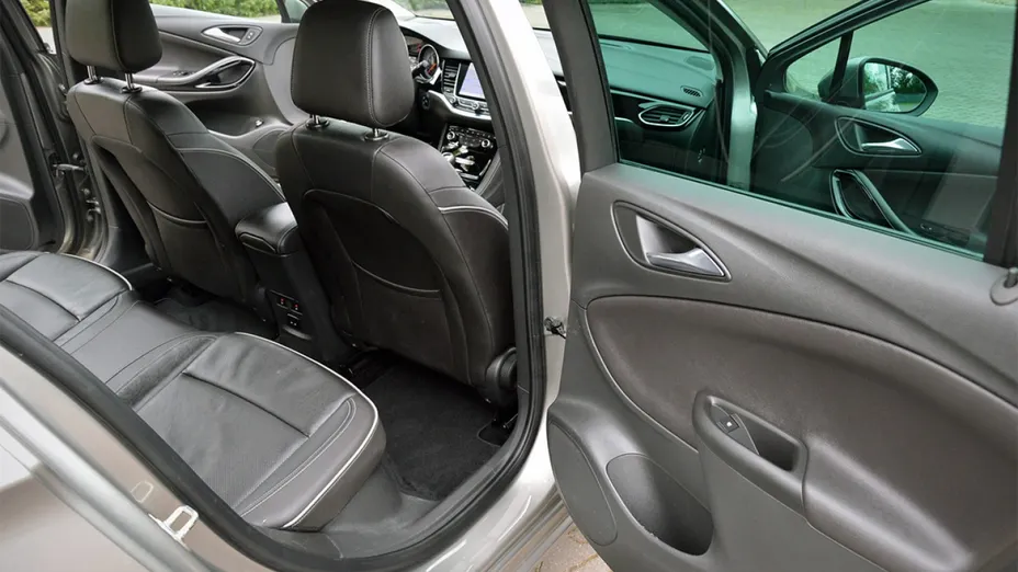 OPEL Astra -