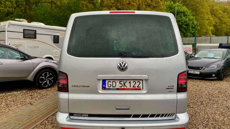 VOLKSWAGEN Multivan -