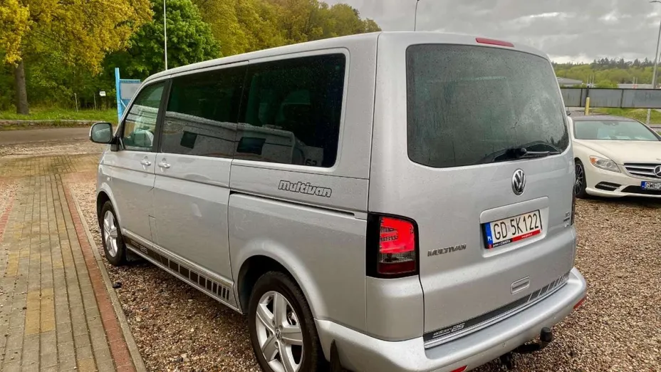 VOLKSWAGEN Multivan -