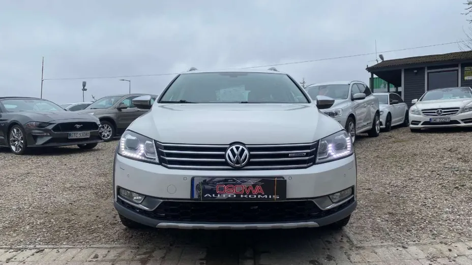 VOLKSWAGEN Passat -