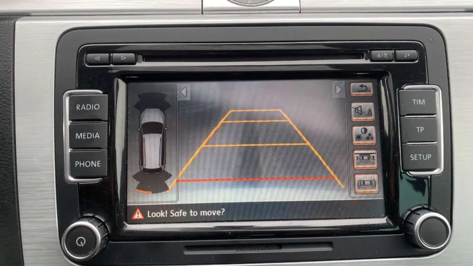 VOLKSWAGEN Passat -