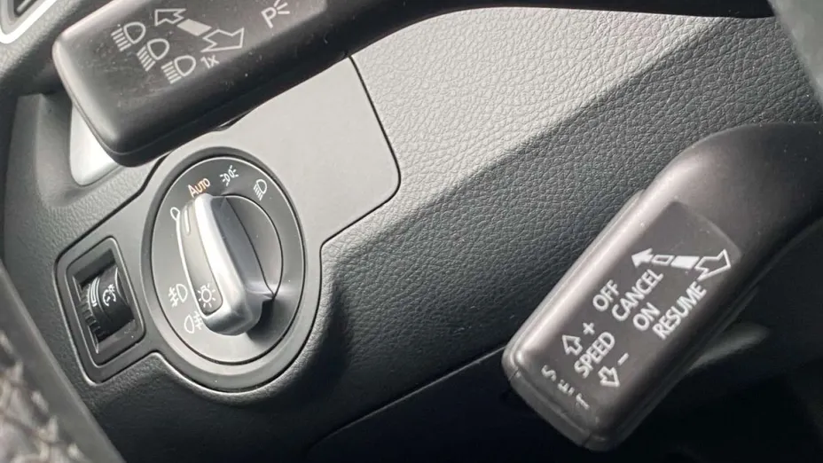 VOLKSWAGEN Passat -