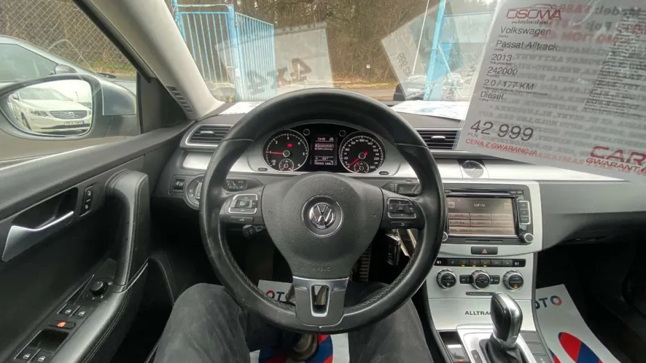 VOLKSWAGEN Passat -