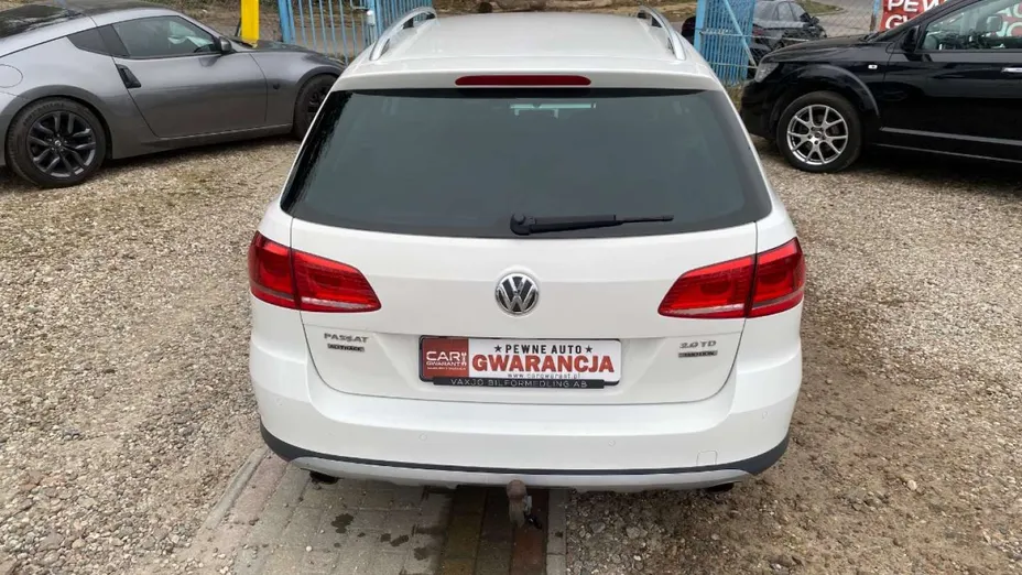 VOLKSWAGEN Passat -