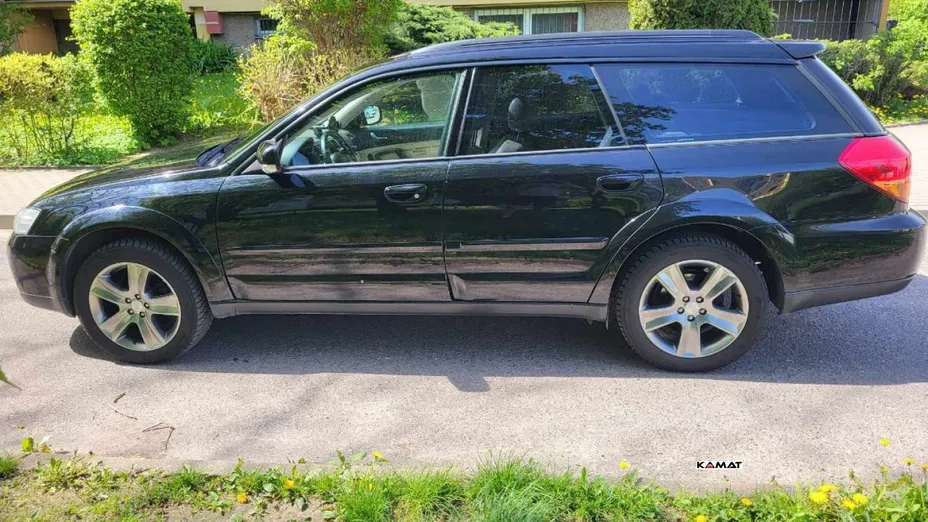SUBARU Outback -
