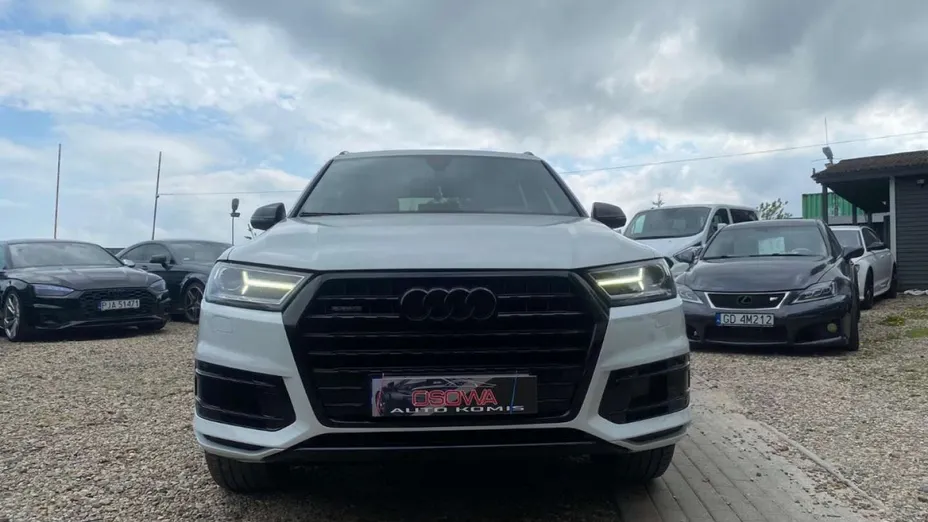 AUDI Q7 -