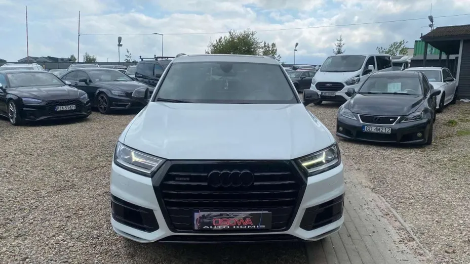 AUDI Q7 -