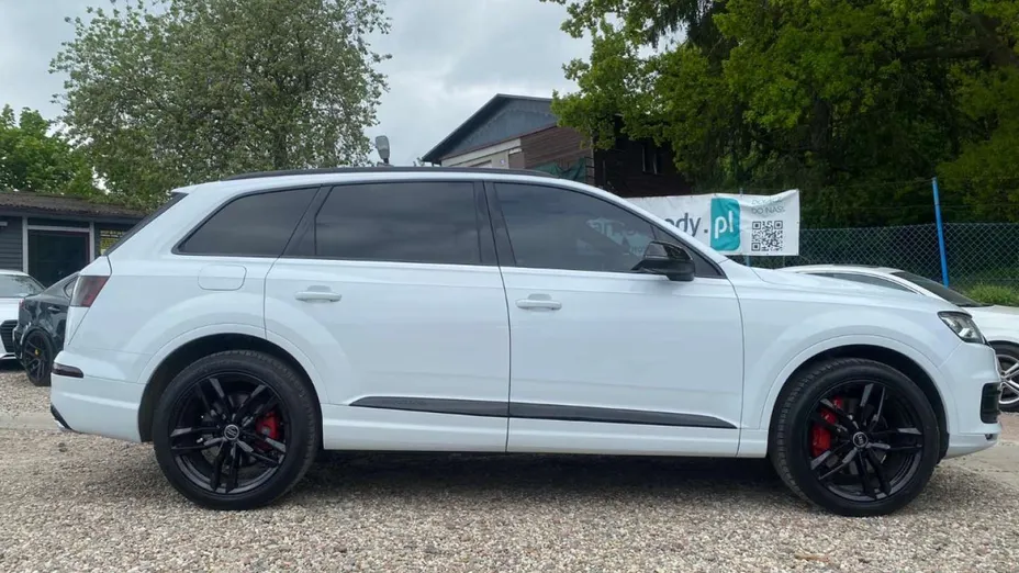 AUDI Q7 -