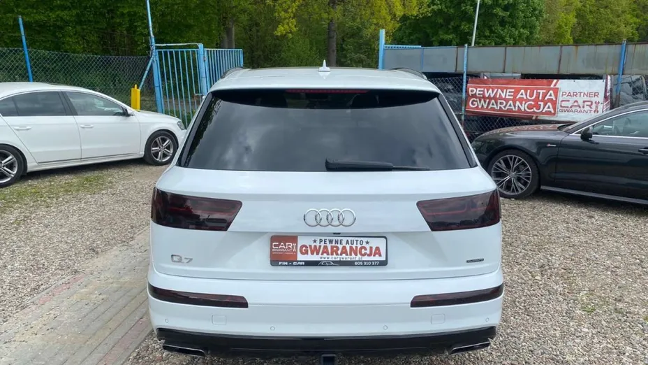 AUDI Q7 -