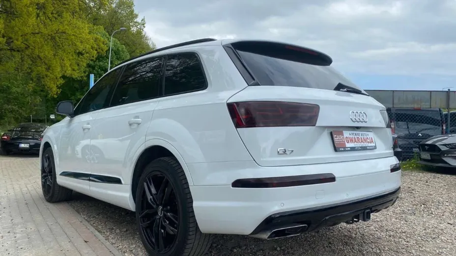 AUDI Q7 -