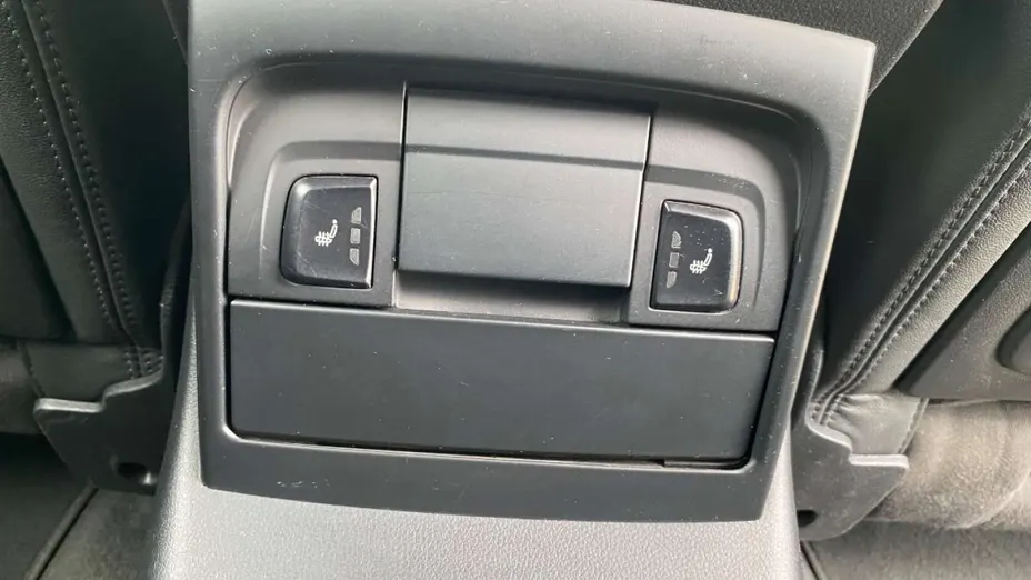 NISSAN Navara -