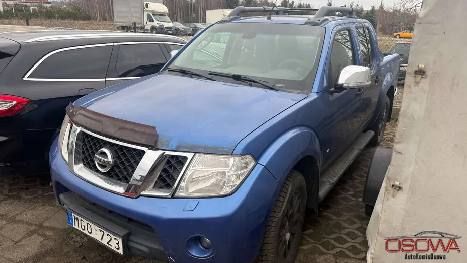 NISSAN Navara -