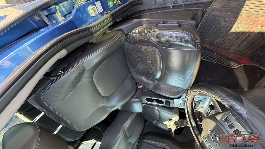 NISSAN Navara -