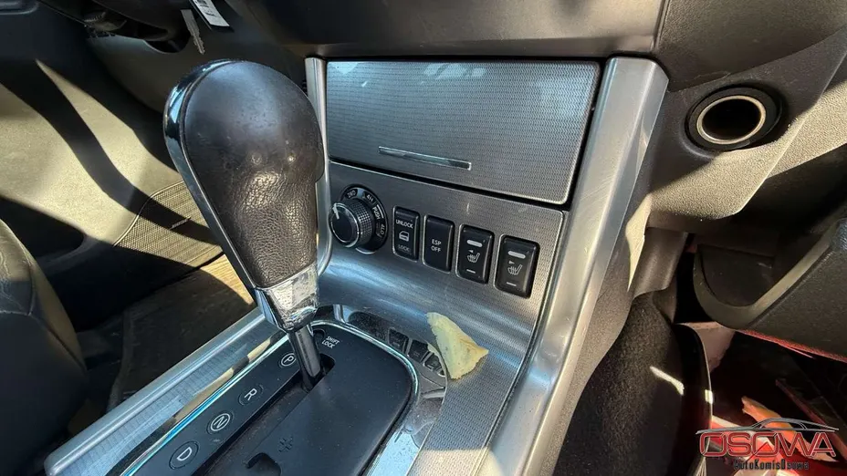 NISSAN Navara -