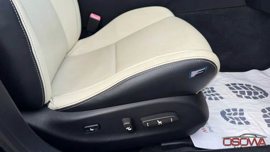 LEXUS IS -