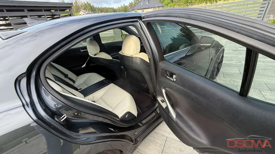 LEXUS IS -