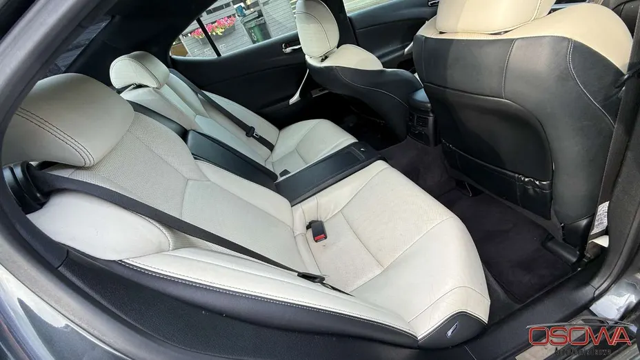 LEXUS IS -