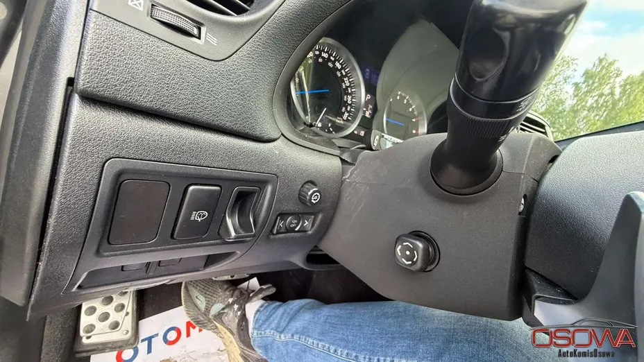 LEXUS IS -