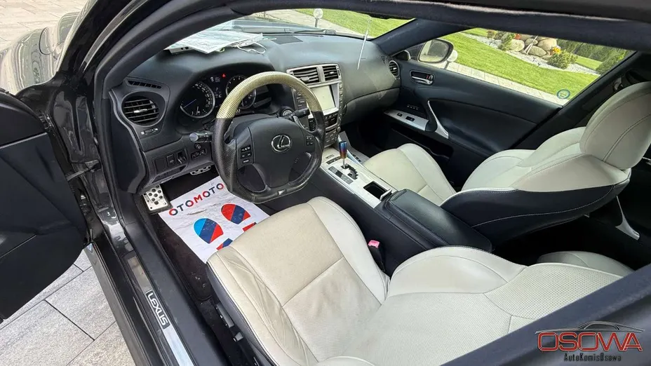 LEXUS IS -