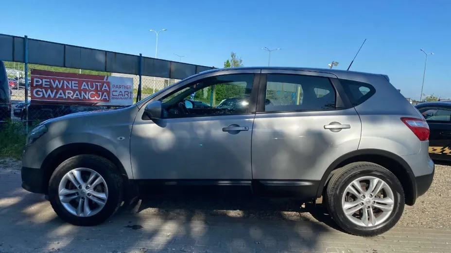NISSAN Qashqai -