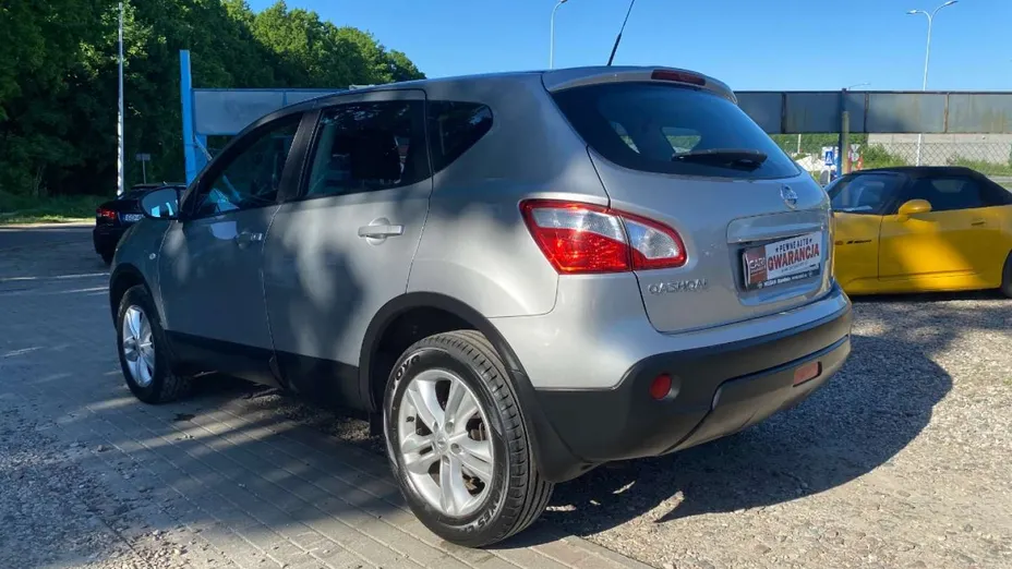 NISSAN Qashqai -