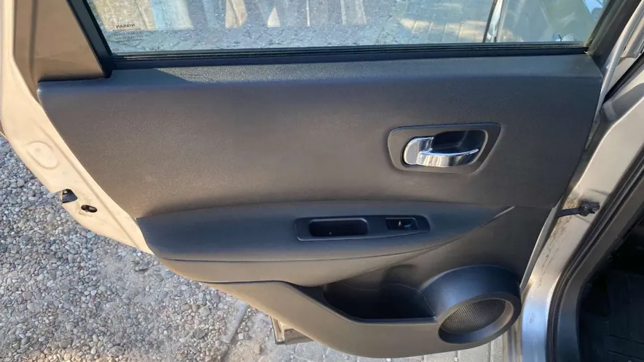 NISSAN Qashqai -