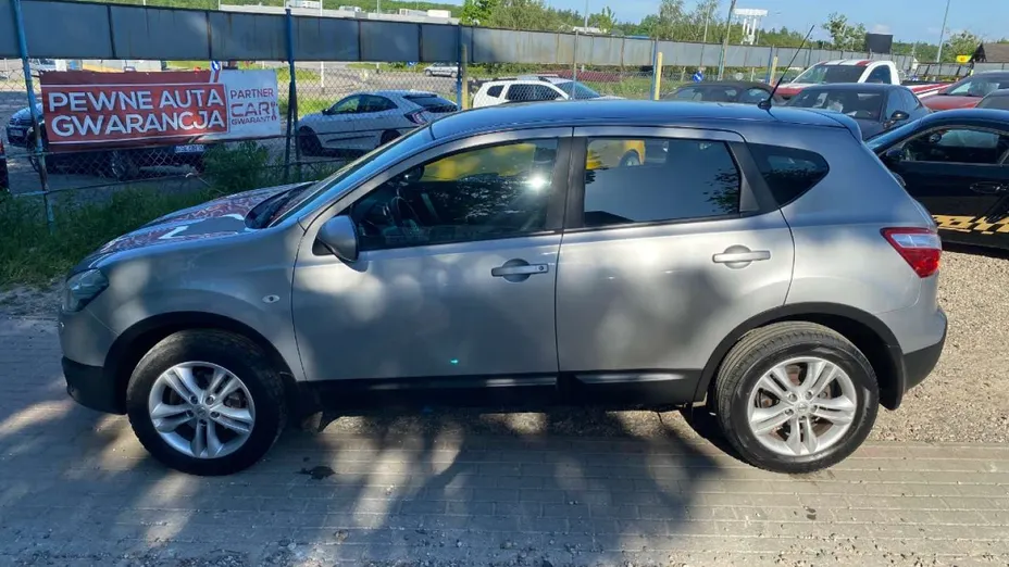 NISSAN Qashqai -