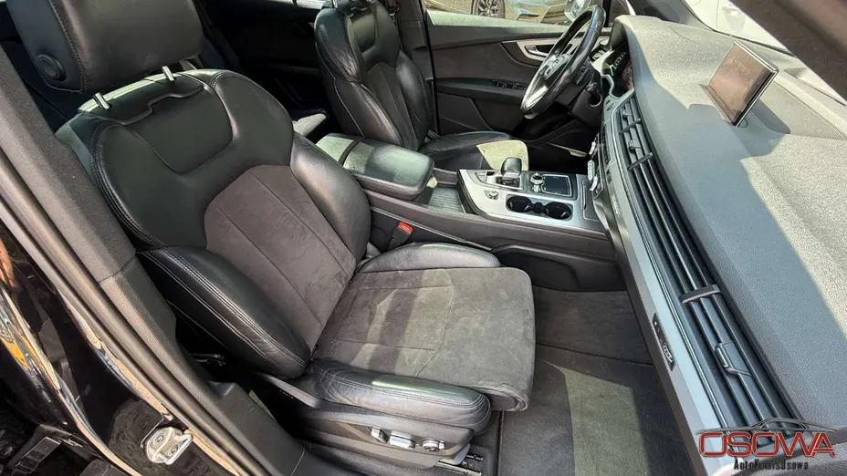 AUDI Q7 -