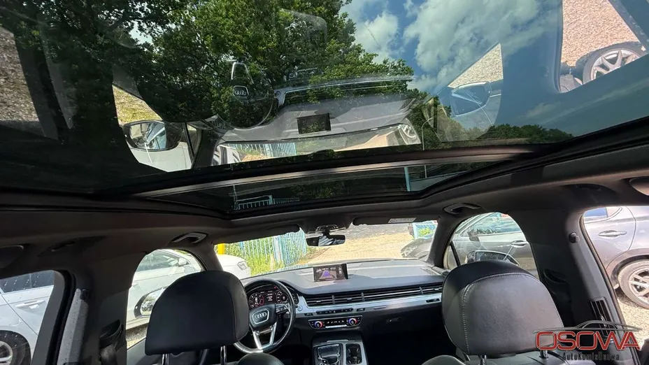 AUDI Q7 -