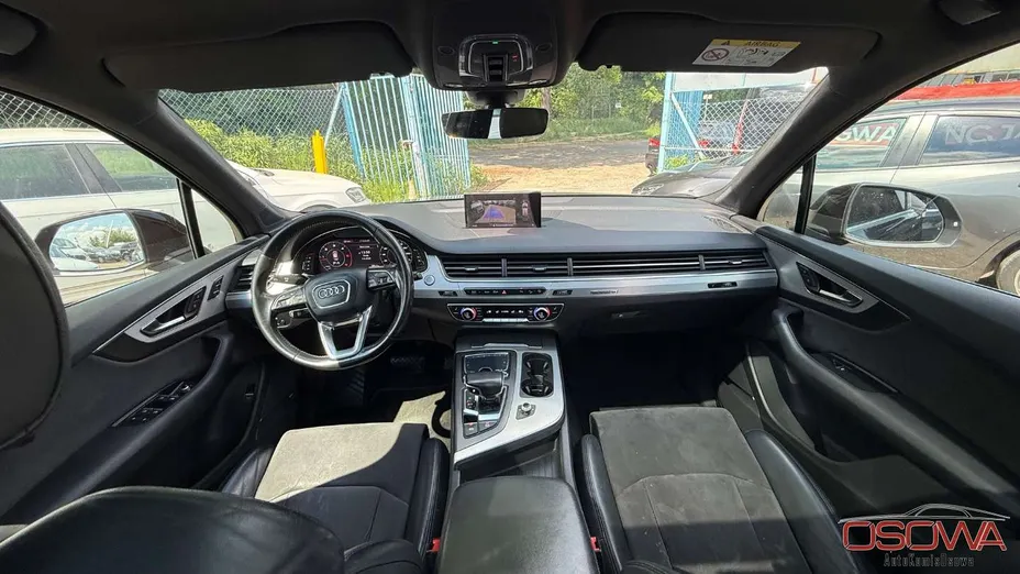 AUDI Q7 -