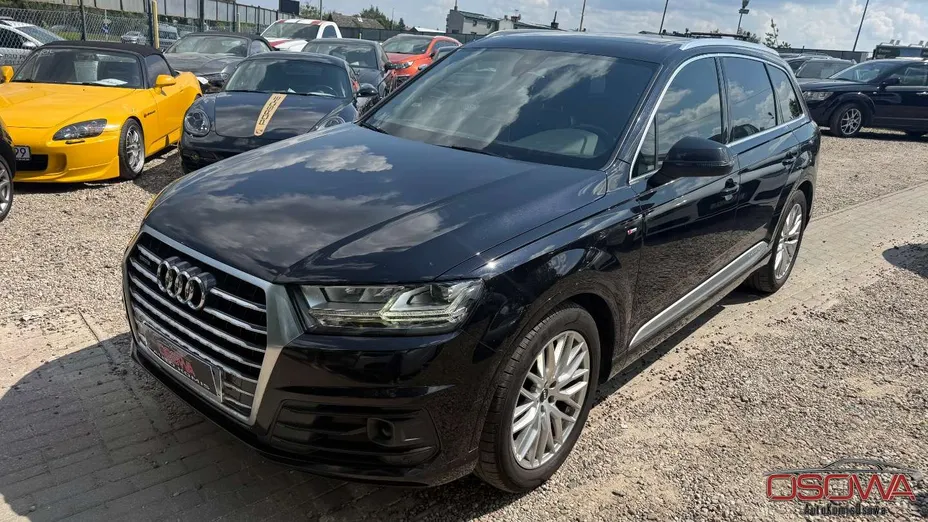AUDI Q7 -