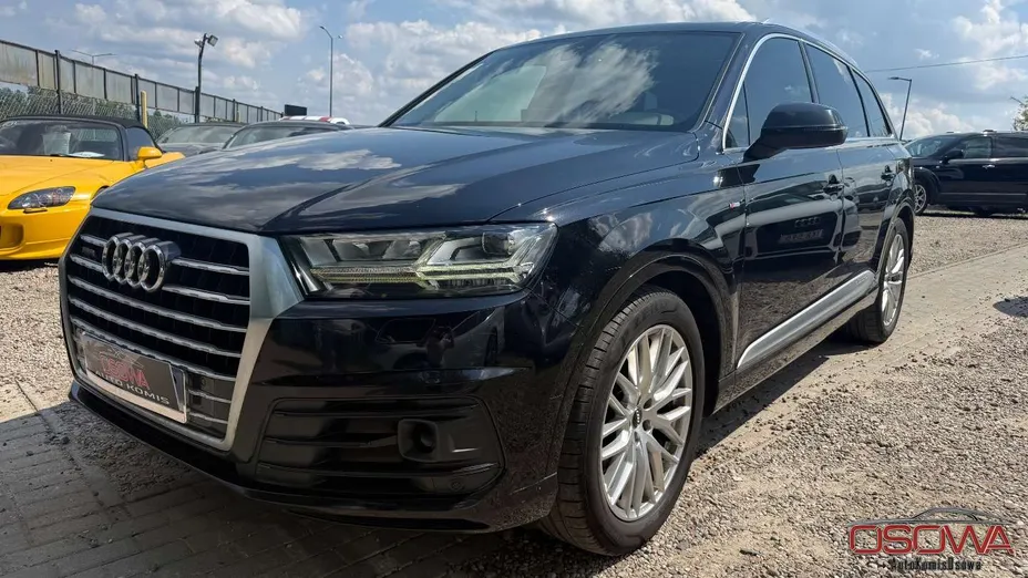 AUDI Q7 -