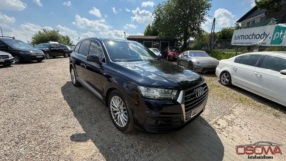 AUDI Q7 -
