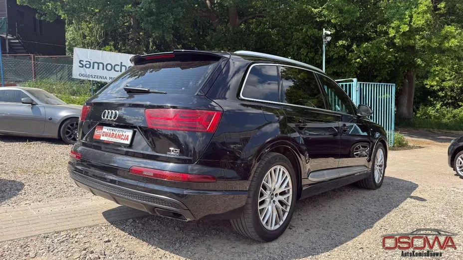 AUDI Q7 -