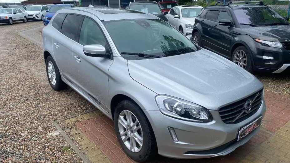 VOLVO XC60 -