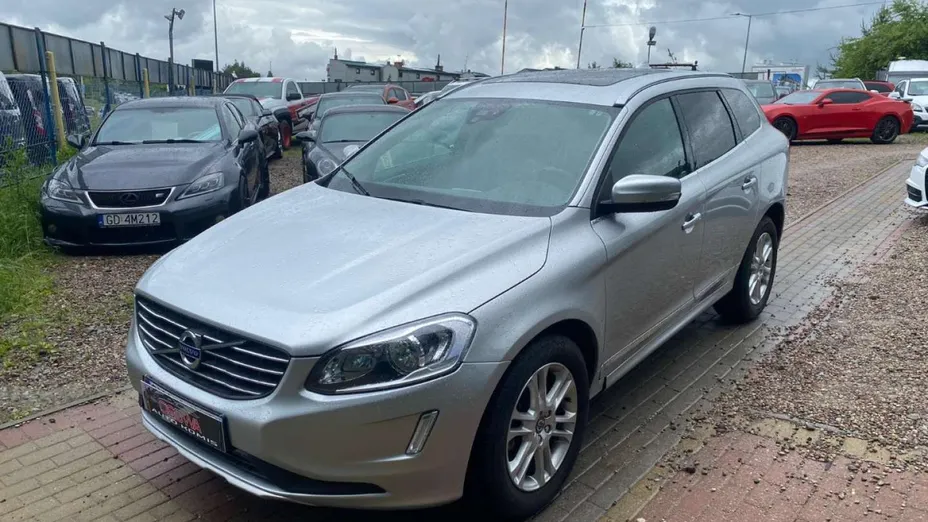 VOLVO XC60 -