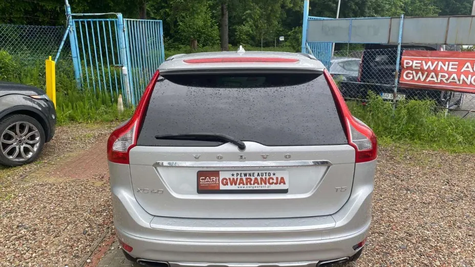 VOLVO XC60 -